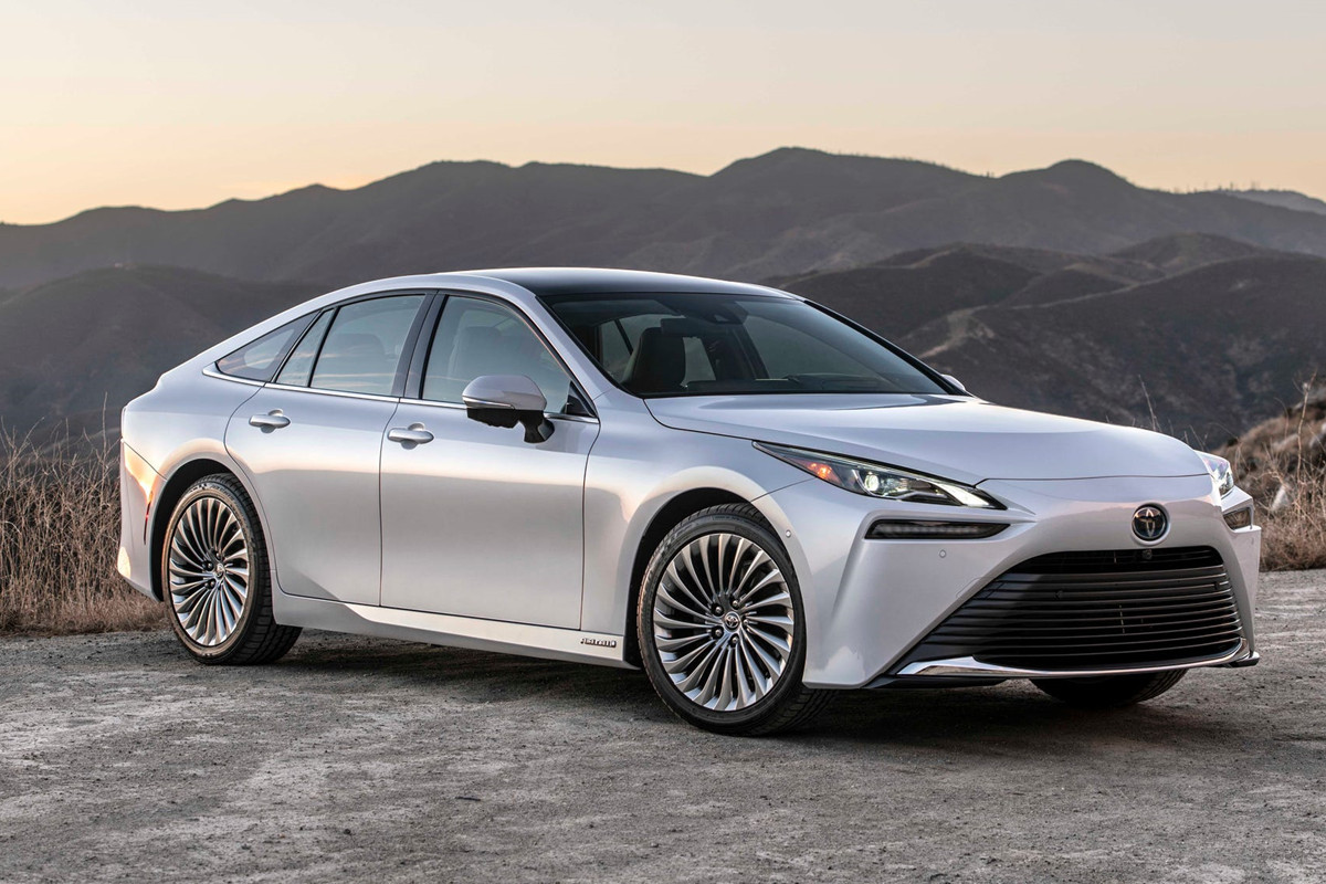 The Toyota Mirai Car Reviews